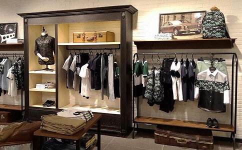 如何合理利用服装展柜定制的空间「展品柜怎么设计」